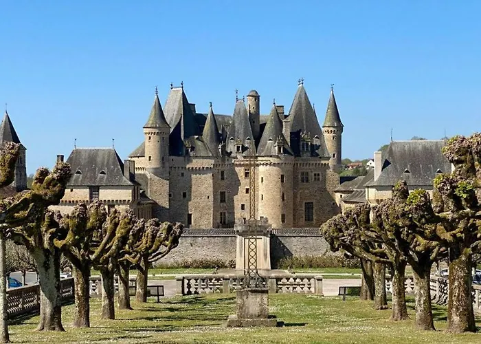 Thistle Mialet (Dordogne)